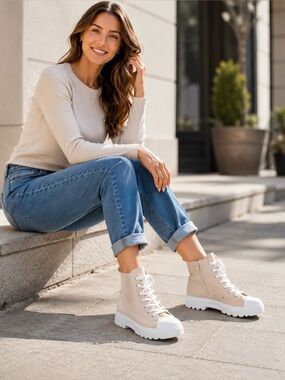 Women’s Sincerely Jules Canvas Platform Sneaker Size 10US